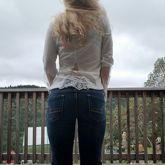 Elegant White Lace Top - Picture 7 of 8